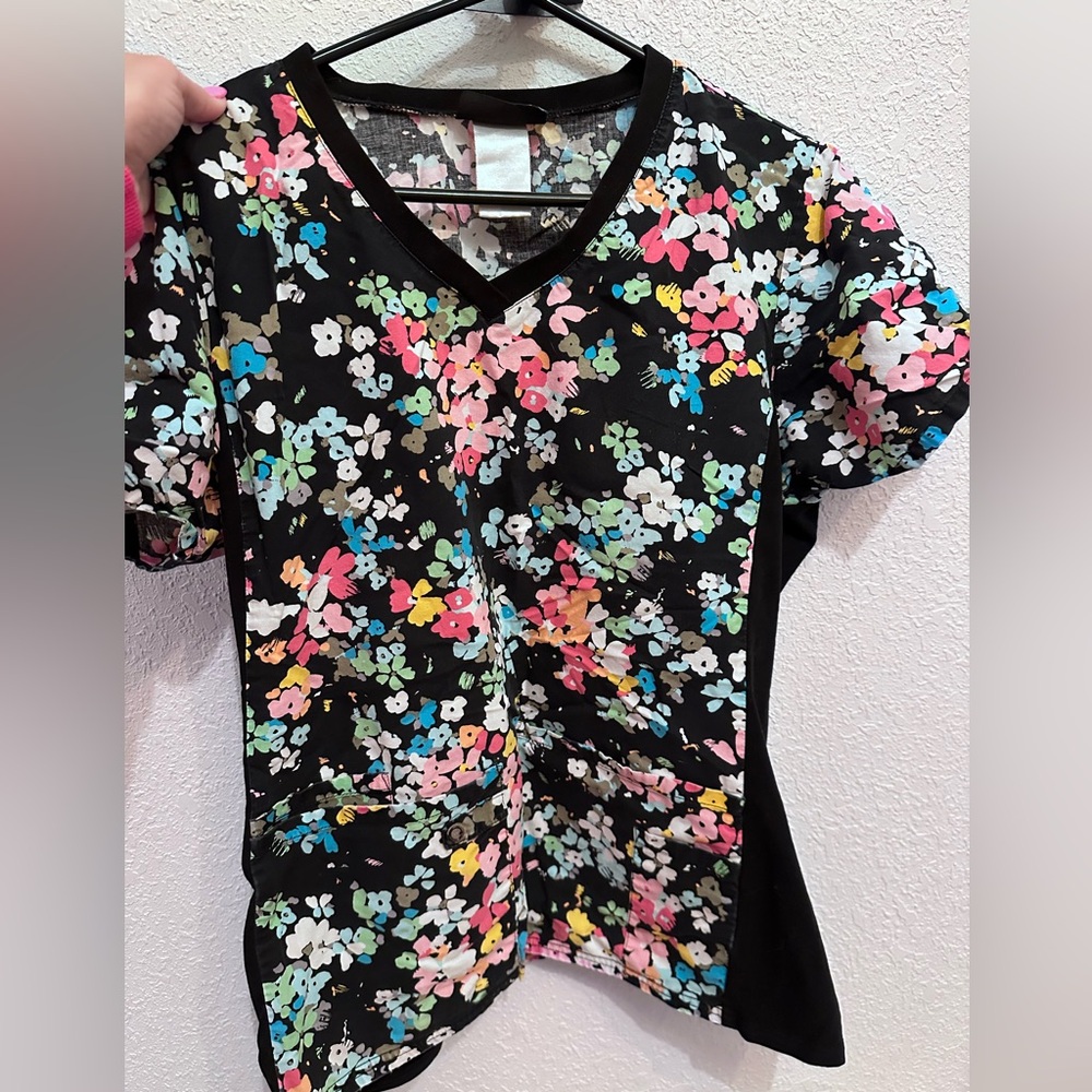 Cherokee floral print scrub top